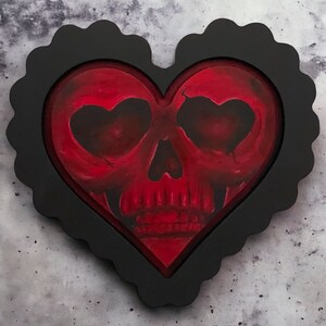 Heart eyed skull