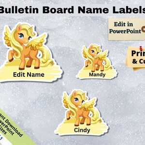 Könnte beinhalten: Satz mit drei bedruckbaren Namensschildern mit einem Comic-Einhorn mit goldenen Flügeln und einer gelben Mähne. Die Schilder sind so konzipiert, dass sie in PowerPoint bearbeitet und für die Verwendung an einem schwarzen Brett gedruckt werden können.