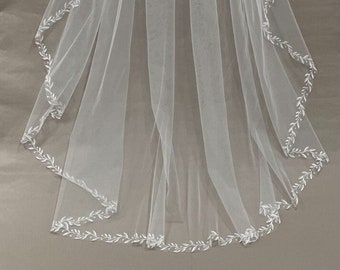 Veil perls Embroidery veil/ flower pearl veil/fingertip flower veil pearl/ veil cathedral veil wedding veil boho style veil