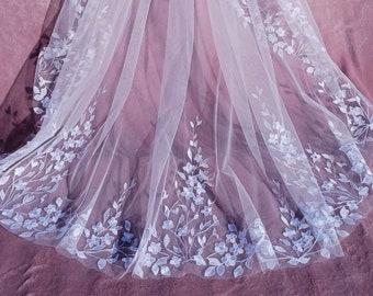 Embroidered Floral Wedding Veil: Elegant Bridal Veil with Flowers