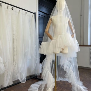 Ruffles wedding Veil and blush, two-tiered veil with ruffles along the edge of a veil made of soft tulle, a trend of 2024 image 6