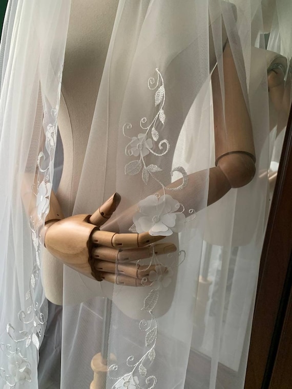 Wedding veil 3d flowers, Wedding veil Embroidered Floral, Veil with Stunning Fabric Flowers