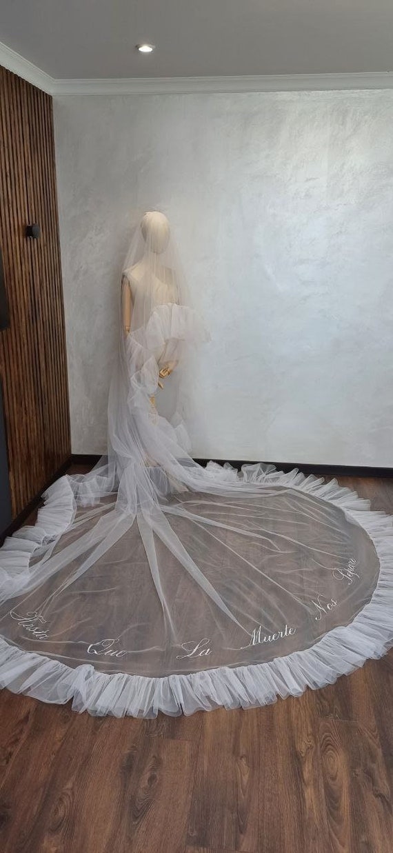 Ruffles veil+text, Wedding Veil  and blush, Unique Veil with Ruffles and Personalized Embroidered Text - Custom Wedding Veil