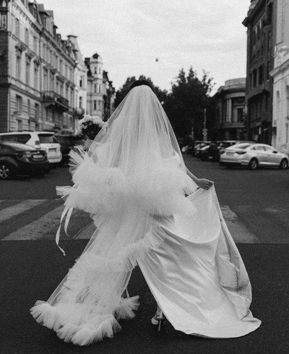 Bridal Veil ruffles and blush, two-tiered veil with ruffles along the edge of a veil made of soft tulle,