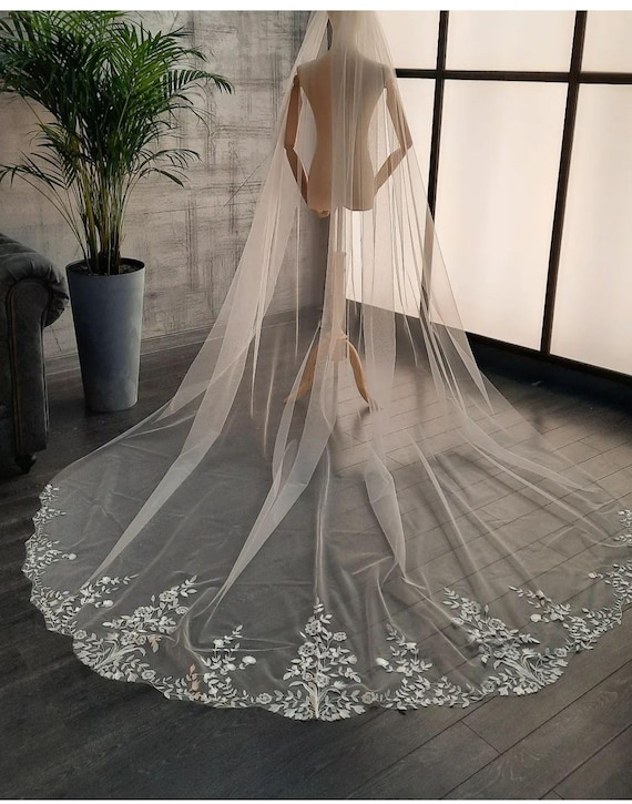 Floral Wedding veil, Floral veil, Embroidered Veil with Waterfall Train - Bridal Hair Comb