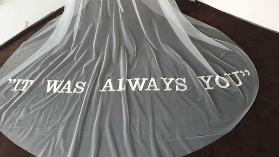 Personalized veil with embroidered text individual veil text