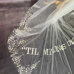 Floral Lace Embroidered Bridal Veil: Personalized Wedding Veil