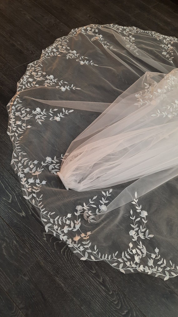 Wedding  floral veil, long flowered veil, cathedral veil, bridal veil, flower lace veil, bohemian wedding veil, beaded floral lace veil