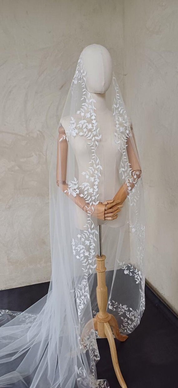 Bridal Mantilla Veil with Elegant Floral Embroidery & Metal Comb
