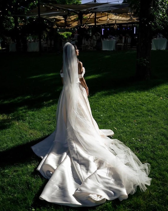 Soft Italian Tulle Wedding Veil: Classic One Tier, Metal Comb