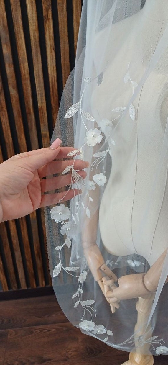 Handcrafted Veil with Delicate Flowers, Pearls, and Exquisite Embroidery - Perfect for a Dreamy Wedding Look