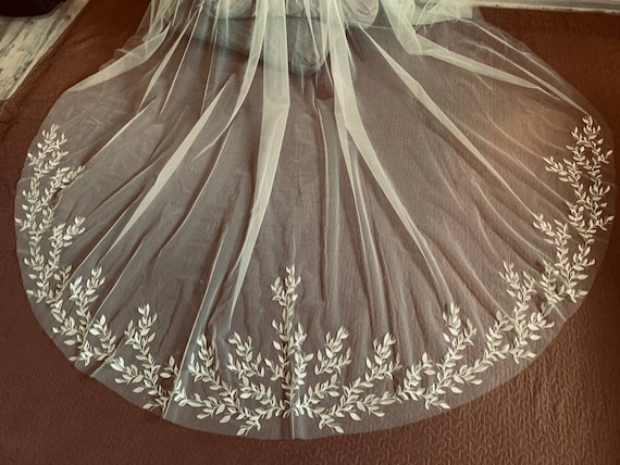 Veil embtoidery wedding veil for the bride with embroidery will make the image of the bride unforgettable