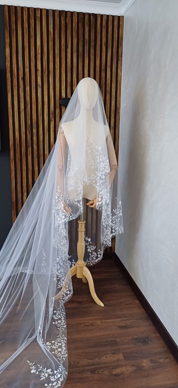 Wedding  veil, floral veil, long flowered veil, cathedral veil, flower lace veil, bohemian wedding veil, floral lace veil