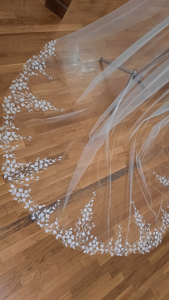 Veil bridal embtoidery wedding veil for the bride with embroidery will make the image of the bride unforgettable