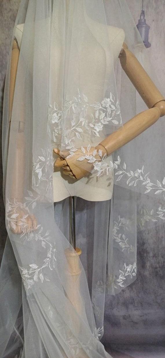 Wedding veil, floral veil, long flowered veil, cathedral veil, bridal veil, flower lace veil, bohemian wedding veil, floral lace veil