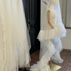 Ruffles wedding Veil and blush, two-tiered veil with ruffles along the edge of a veil made of soft tulle, a trend of 2024 image 4