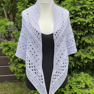 Crochet shawl Sekamelska crocheted triangular shawl in light blue image 1