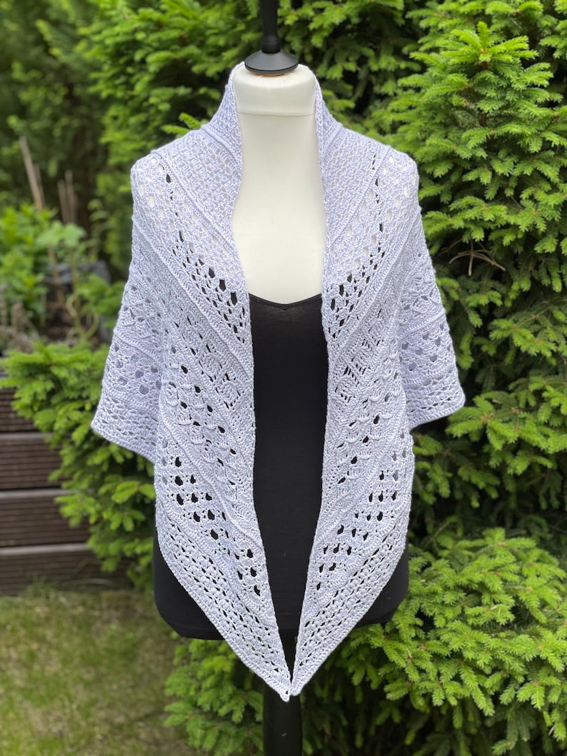 Crochet shawl Sekamelska crocheted triangular shawl in light blue image 1