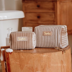 Trousse à maquillage personnalisée, Trousse à maquillage en velours, Trousse de toilette de voyage, Organiseur de maquillage, Cadeaux de demoiselle d'honneur, Cadeau pour elle, Cadeau pour la fête des Mères