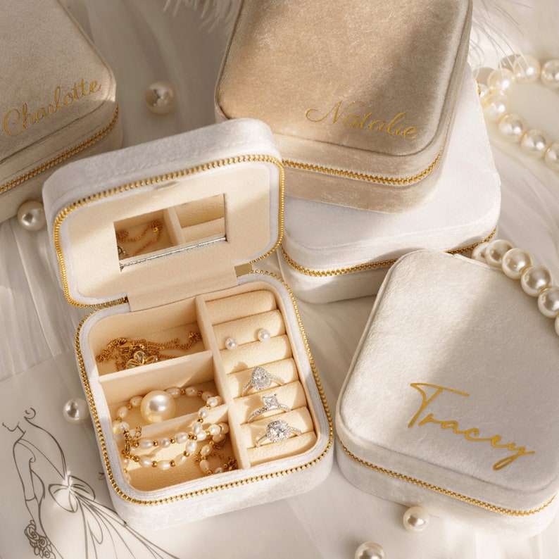 Estuche de joyería de viaje de terciopelo con nombre personalizado Caja de joyería personalizada Favores de boda personalizados para dama de honor Regalo personalizado para ella imagen 3