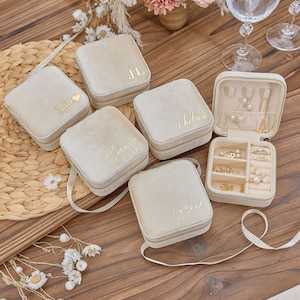 Personalized Jewelry Box Wedding Favors Custom Name Velvet Travel Jewelry Case Personalized Bridesmaid Bridesmaid Gift Birthday Gift zdjęcie 8