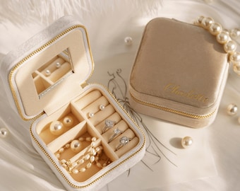 Custom Name Velvet Travel Jewelry Case, Personalized Jewelry Box, Bridal Party Gifts, Wedding Favors, Gift for Her, Mother's Day Gift