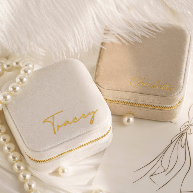 Estuche de joyería de viaje de terciopelo con nombre personalizado Caja de joyería personalizada Favores de boda personalizados para dama de honor Regalo personalizado para ella White