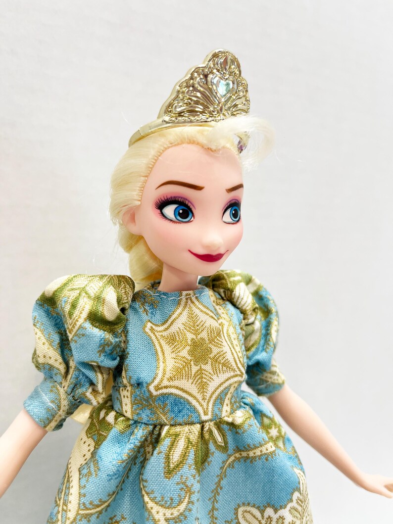 OOAK Rescue Doll - Disney Inspired Queen Elsa Christmas Morning bild 4
