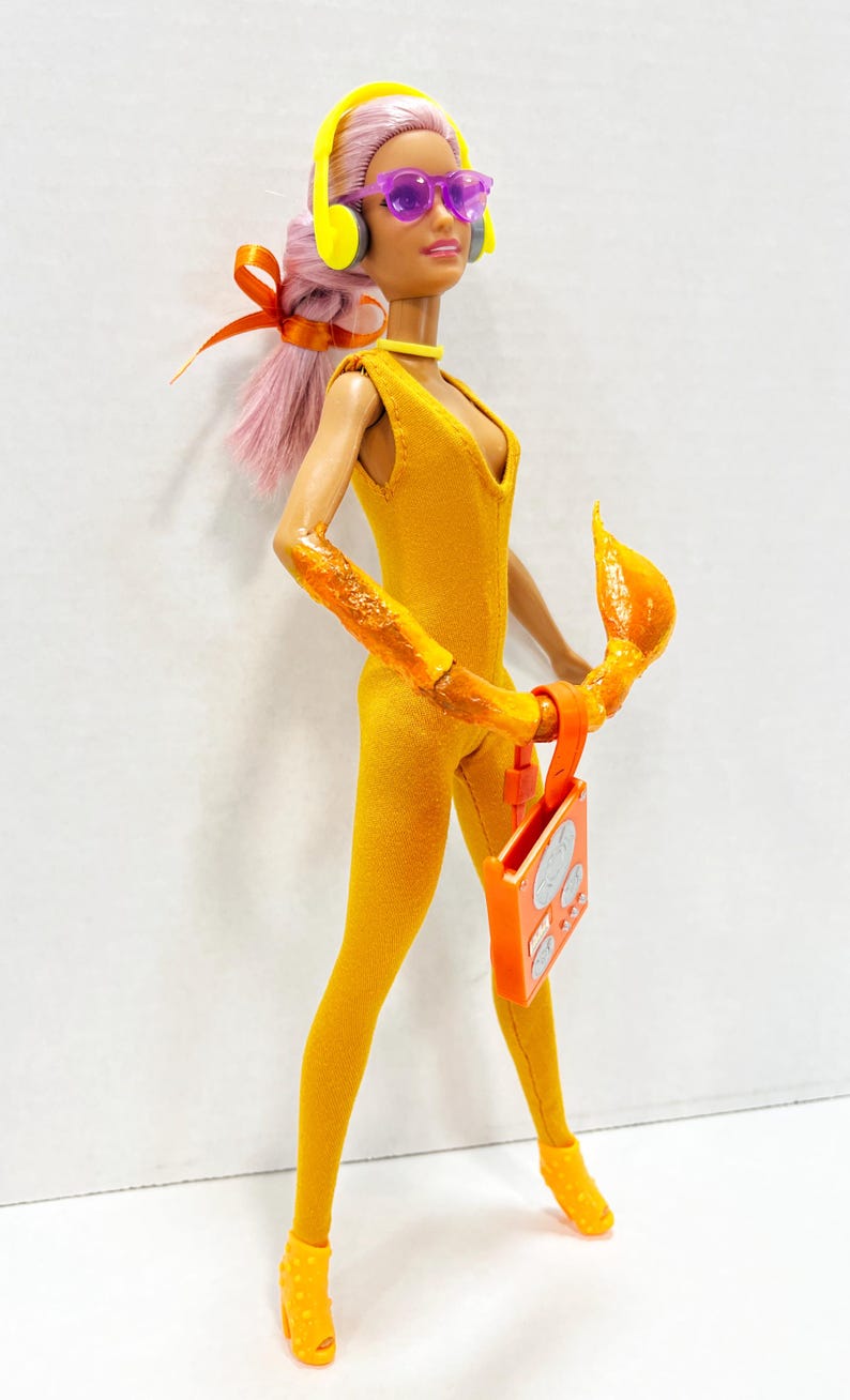 OOAK Rescue Doll - The Stinger Bild 16