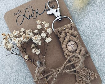 Schlüsselanhänger | Mama | Holzperle und Geschenkverpackung | Keychain | Geschenk für Mama | Geburtstagsgeschenk | Muttertag