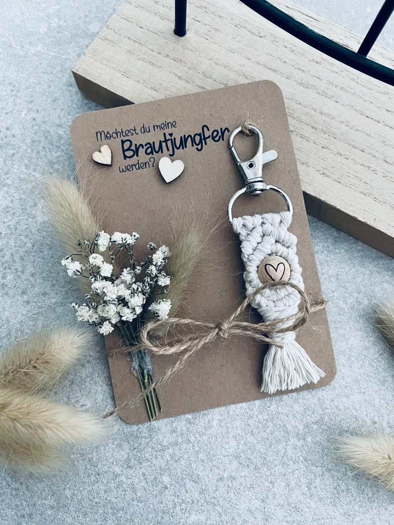 Trauzeugin Brautjungfer Makramee Schlüsselanhänger Holzperle Herz Keychain Geschenk Bild 2