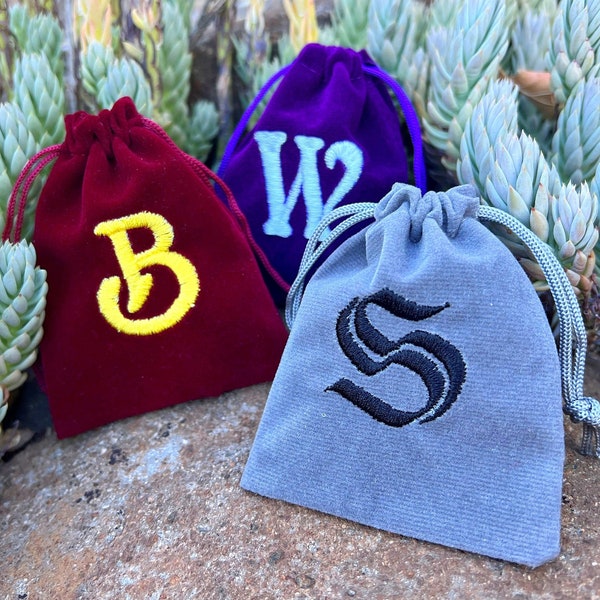 Custom Embroidered DnD Dice Bag, Personalised D&D Dice Pouch, Dungeons and Dragons, Game Wedding Favor, Geek Gift, Custom Name Bag