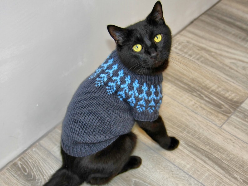 Hand Knitted Cat Sweater Icelandic, Handmade Norwegian Wool Jumper for Small Dog or Sphynx cat, Jacquard Pet Clothes for Kitten or Puppy image 3