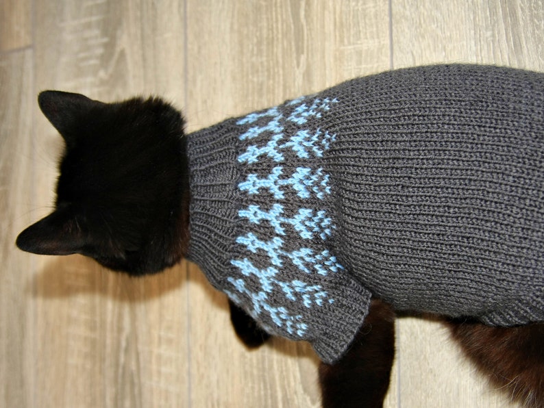 Hand Knitted Cat Sweater Icelandic, Handmade Norwegian Wool Jumper for Small Dog or Sphynx cat, Jacquard Pet Clothes for Kitten or Puppy image 4