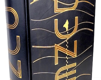 Frank Herbert- The Great Dune Trilogy premium leather rebound, fore edge painting