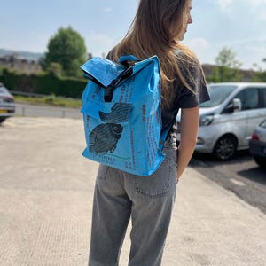 Sac à dos recyclé à partir de sacs en ciment avec imprimé animal