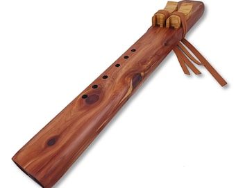 G, F#, F, E, D, basse C#, basse C Drone Flute Aromatic Cedar Order to Make - fait à la main