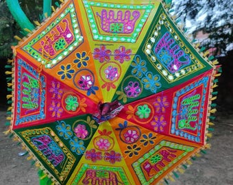 Paquete de 10 sombrillas de algodón bordadas de la India / Accesorio para festivales, sombrillas de exterior hechas a mano.