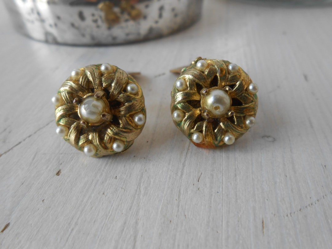 Boucles d'oreilles dorées avec perles