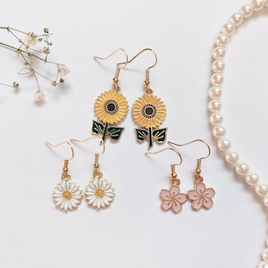 The Flower Dazed Earrings | Dainty Dangle Drop Earrings | Sunflower / Cherry Blossom / Daisy | Gift