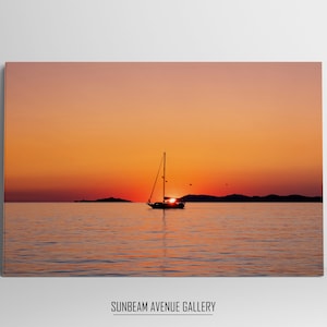 Boat At Sea Print, Nautical Wall Decor. Printable Wall Art Prints, Digital Print, Minimalist Downloadable Boat Wall Art, Boat - 1647PSA