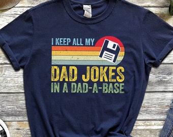 Guardo todos los chistes de mi papá en una camiseta de papá, una linda camisa de papá nuevo, camisa del día del padre, camisa del mejor papá, regalo para papá, camisa de regalo de nacimiento de papá
