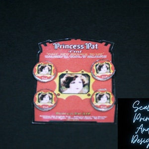 Prinzessin Pat Rouge Tin Sales Display Karte - Puppenhaus Miniatur Medizin - 12er Maßstab - Puppenhaus Medizin Packung - Medizin
