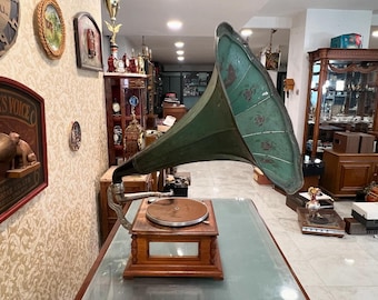 ヴィンテージ木製 蓄音機 フラワーホーンデザイン ヴィンテージ木製 蓄音機 フラワーホーンデザイン