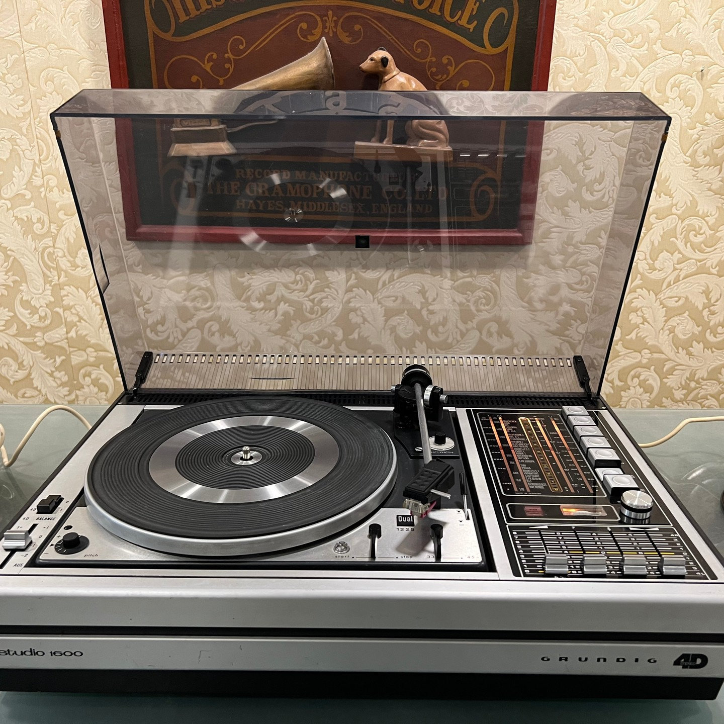 Grundig Studio 1600 FM Radio Turntable | Includes Minerva Sphere