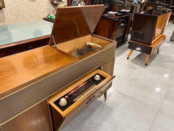 Vintage Grundig Tube Radio Music Cabinet With Original FM