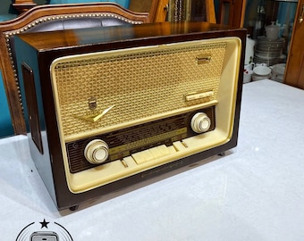 Grundig 1088 - Authentic Vintage Radio, Original Classic, Lamp Radio - Experience Nostalgia with Grundig 1088