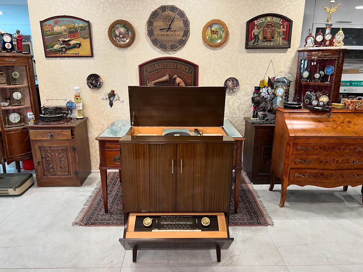 Vintage Philips Tube Radio Music Cabinet With Original FM, Record