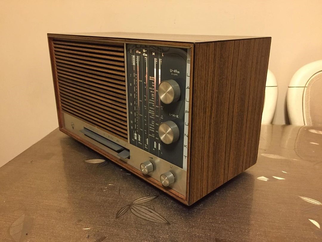 空冷ワーゲン BLAUPUNKT VINTAGE AM/FMラジオ Vintage Blaupunkt Radio | Original Old Radio | Antique Radio