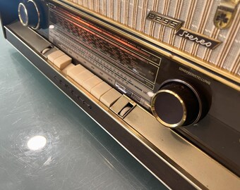 アンティーク Grundig 真空管ラジオ、レコードプレーヤー付き、全